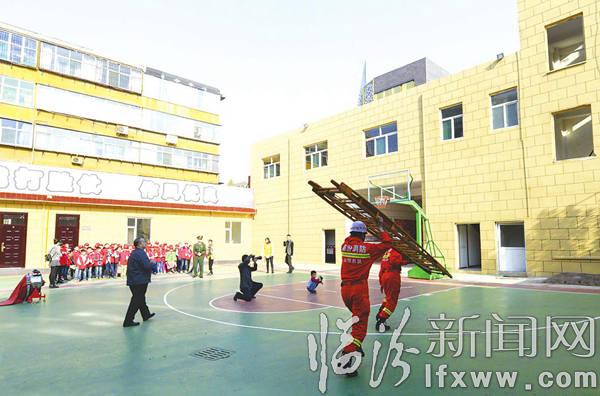 临汾晚报小记者:我是小小消防员 消防安全我先行