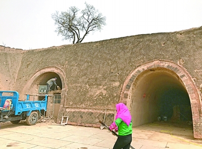 在充满希望和信心的村庄里