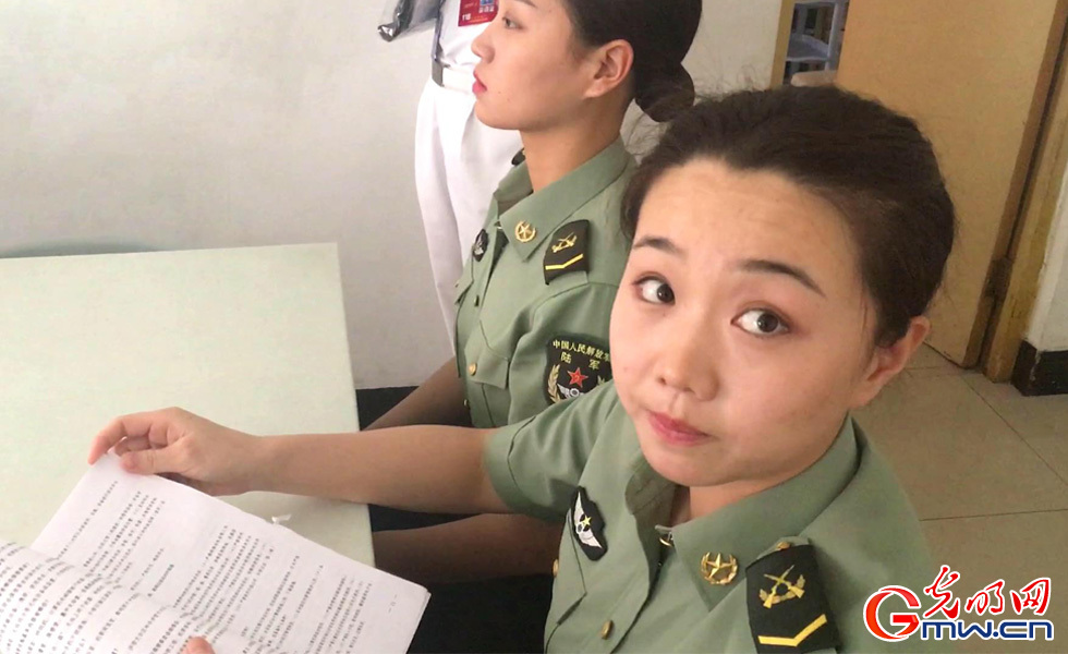 【网络媒体国防行】探营解放军三军仪仗队女兵中队:简单而不平凡