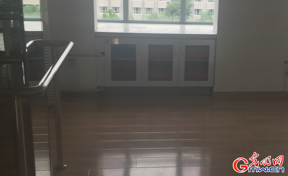 【网络媒体国防行】探营解放军三军仪仗队女兵中队:简单而不平凡