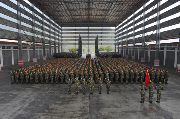 【党的十九大精神进军营】风雨砺剑！火箭兵枕戈待旦只为导弹腾飞