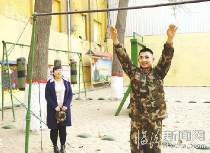 临汾:万家团圆时 他们坚守岗位