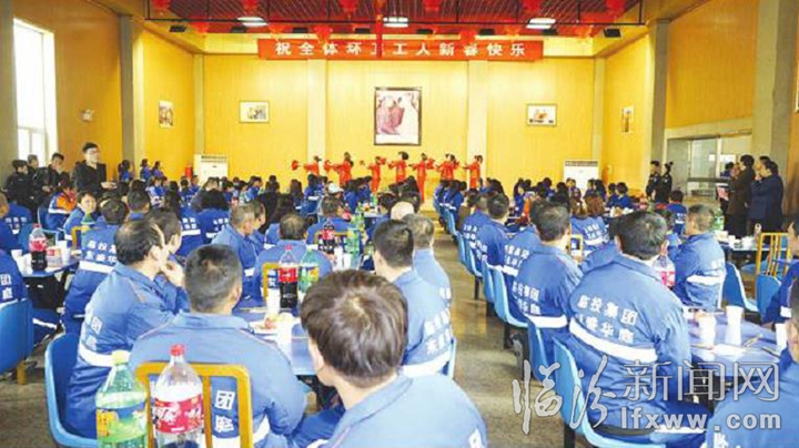 临汾:万家团圆时 他们坚守岗位