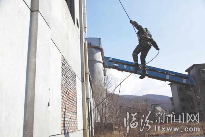 武警临汾支队第一季度“魔鬼周”极限训练掠影