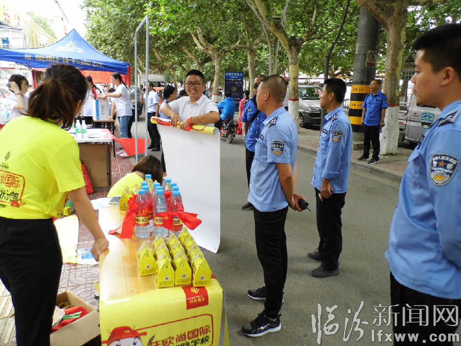 临汾市容支队:营造良好市容秩序 全力护航高考学子