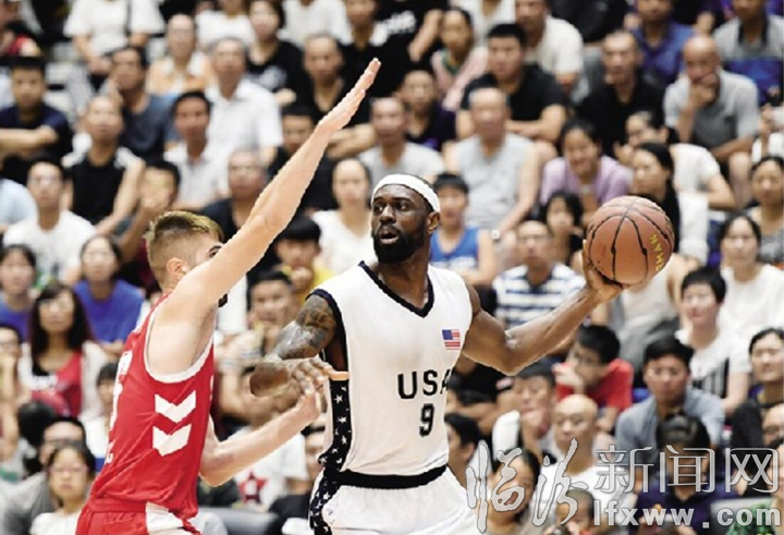 临汾:洲际篮球鏖战平阳