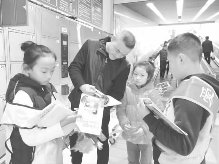 爱心义卖 温暖洪洞贫困男孩