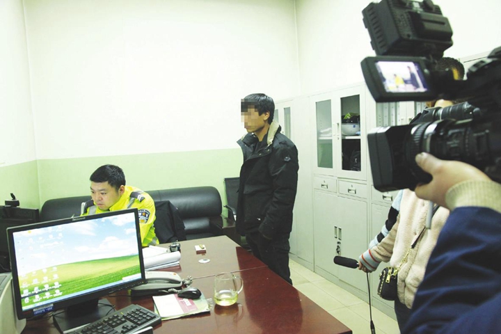 临汾:交警出动 查酒驾