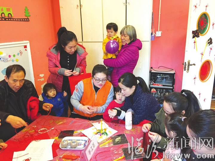 临汾:传统文化妙趣多 老少亲子齐上阵