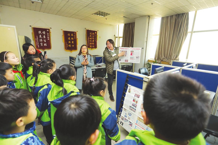 临钢小学:带着疑惑来 收获满满归