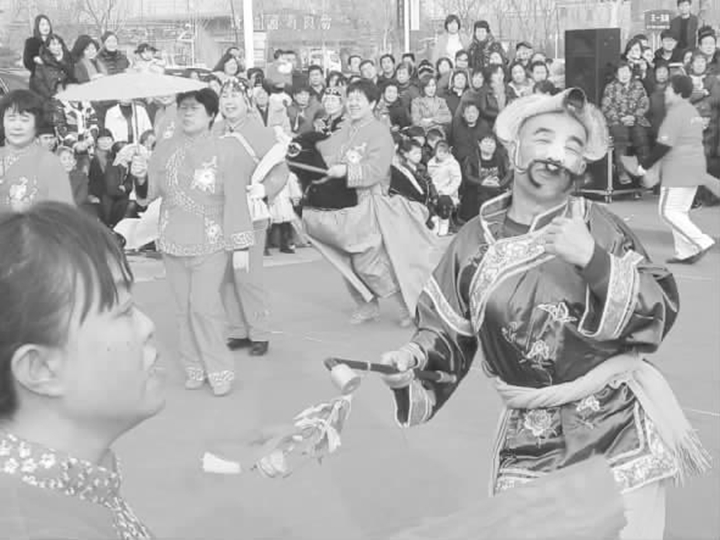 尧都区靳家庄:自编自演办“村晚” 老少乐悠悠