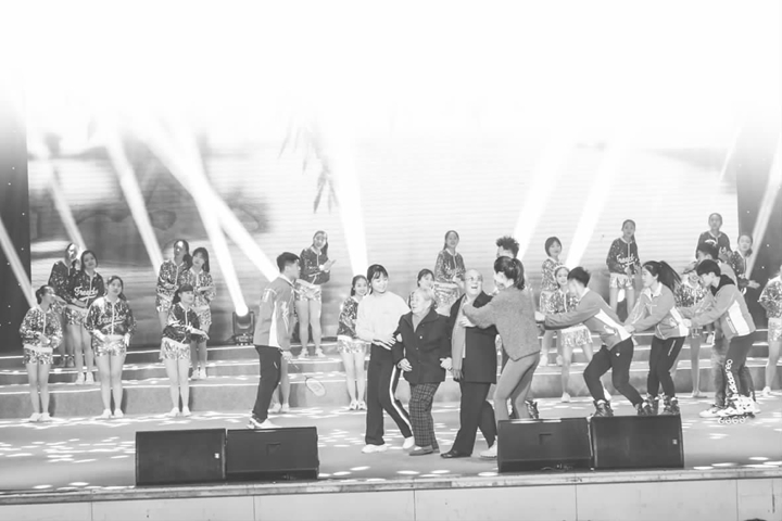 临汾市妇联举办庆“三八”文艺汇演活动