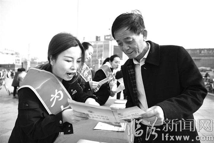 临汾市城市管理局开展”城市环境大提质”行动