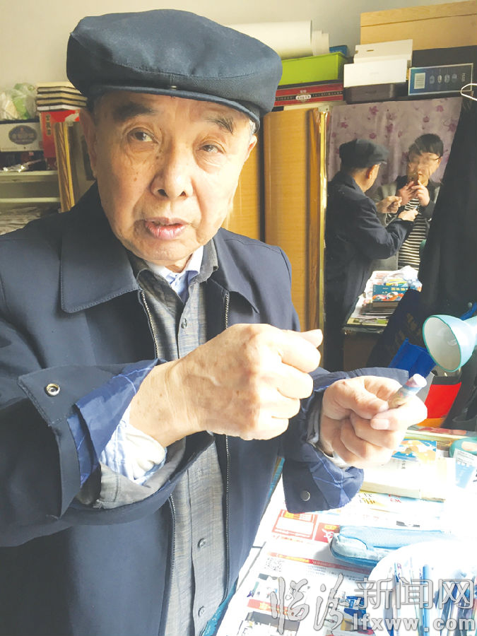 临汾“钢笔爷爷”郭景唐:小笔尖里有大爱