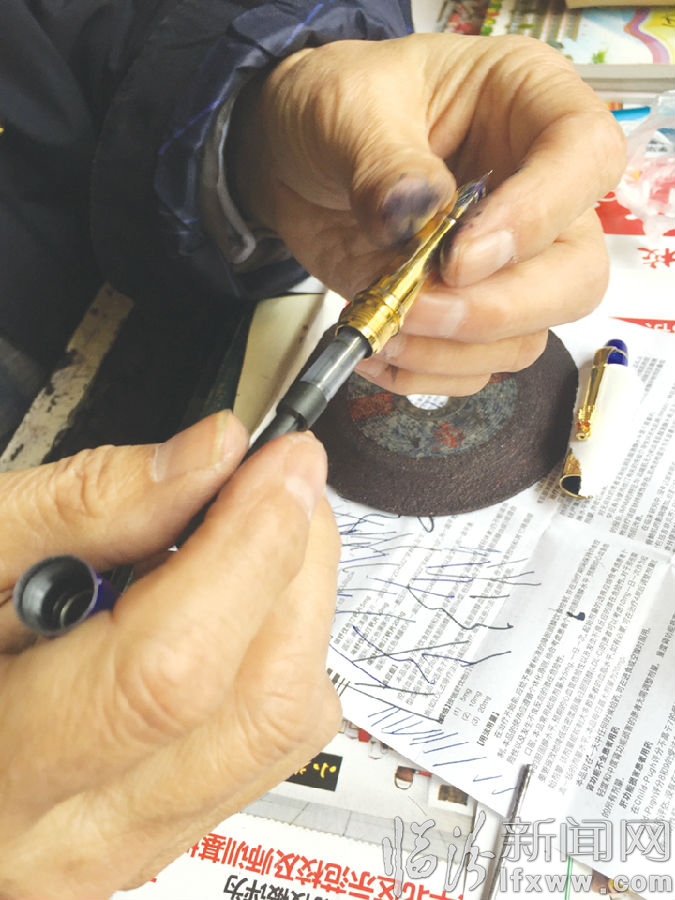 临汾“钢笔爷爷”郭景唐:小笔尖里有大爱