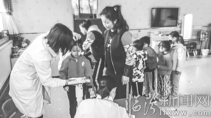 尧都区建设社区:送关爱进幼儿园