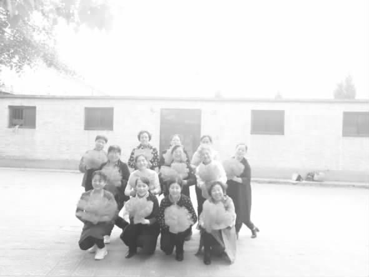 尧都车站社区:歌舞飞扬 祝福祖国