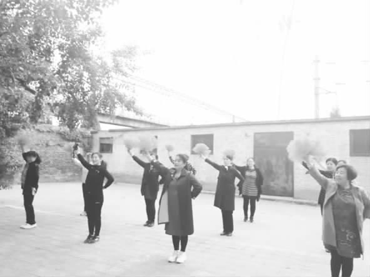 尧都车站社区:歌舞飞扬 祝福祖国