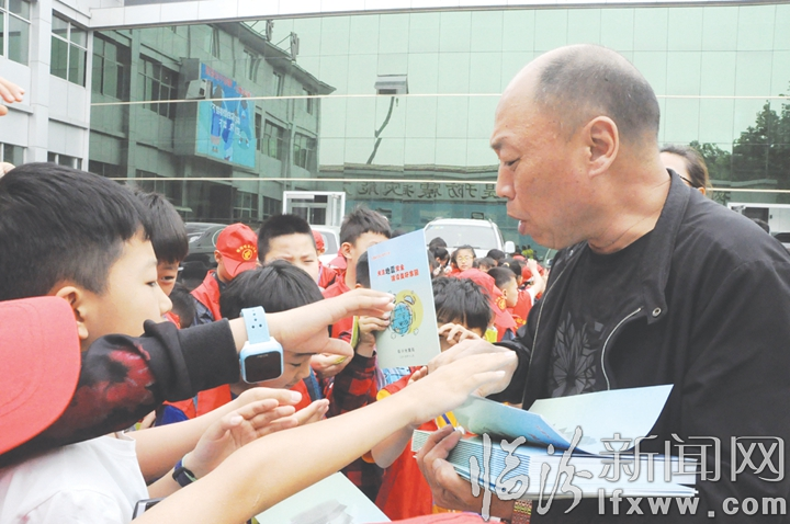 临汾小记者开启“地震探秘之旅”