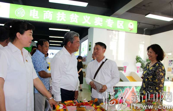 柬埔寨外宾来隰县,巧手媳妇做的花馍受称赞!