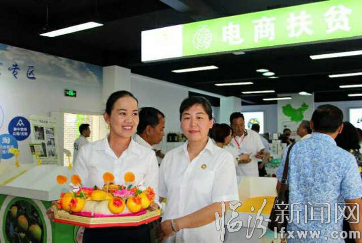 柬埔寨外宾来隰县,巧手媳妇做的花馍受称赞!