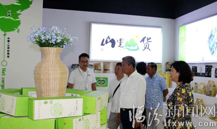 柬埔寨外宾来隰县,巧手媳妇做的花馍受称赞!