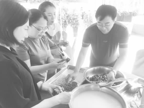 临汾:楚辞品端午 和谐邻里暖洪楼