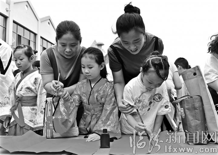 翼城古城国学实验幼儿园举办成童礼活动