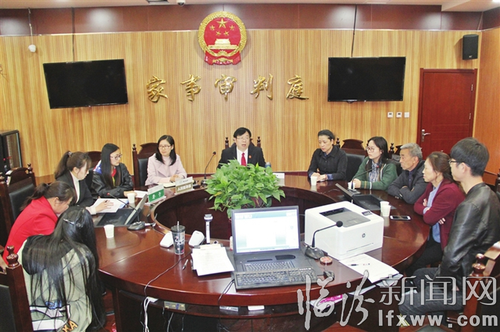 曲沃巨燕亭:坚守司法情怀让千家万户幸福愉快