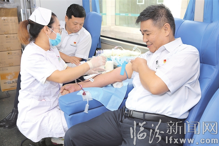 襄汾农商行开展“爱心永驻 情满农商”无偿献血公益活动