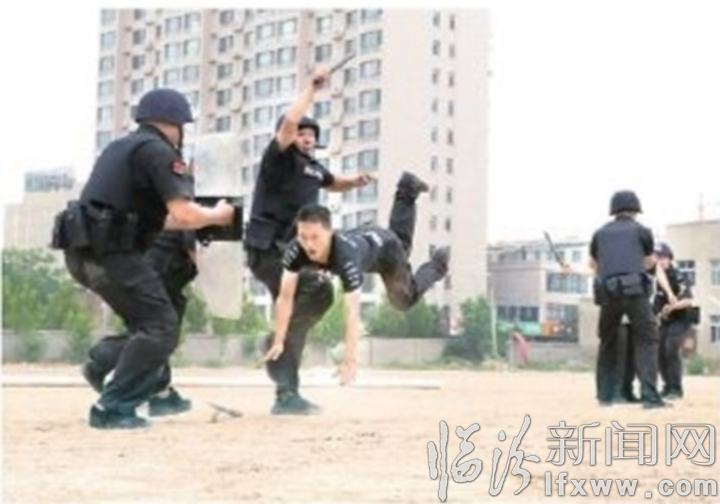 翼城县公安局举行2019反恐演练