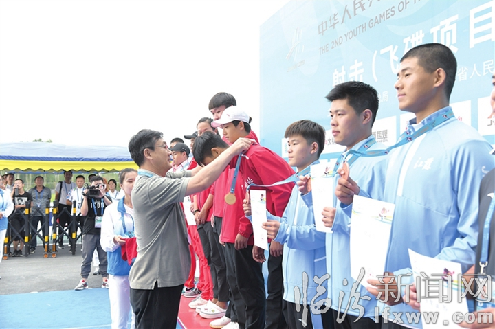 二青会射击(飞碟项目)比赛第二个比赛日共决出4枚金牌