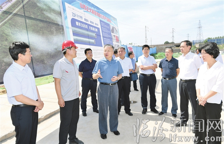 岳普煜在侯马经济开发区和侯马市调研