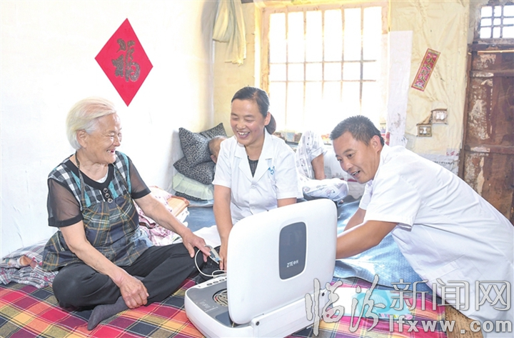 大山深处的“120” 讲述古县夫妻村医的感人故事