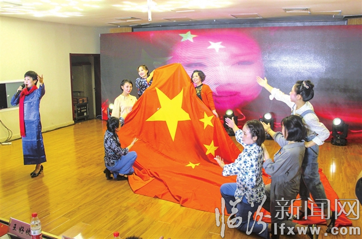 临汾市妇幼保健院:展示风采 祝福祖国