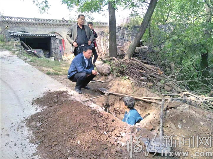 记尧都区土门镇玉鸡沟村“第一书记”田云龙