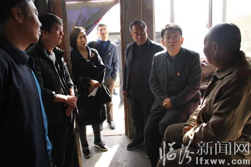 市水利局开展进村入户三服务活动