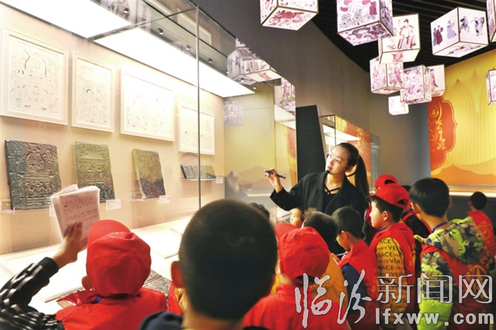 小记者走进第四届山西文博会临汾博物馆分会场