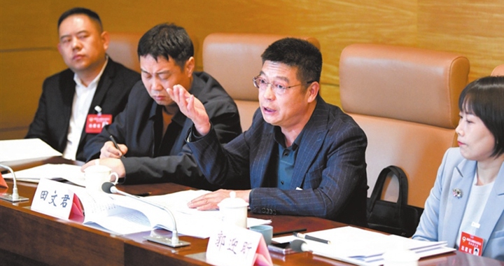 临汾：踊跃发言 各抒己见