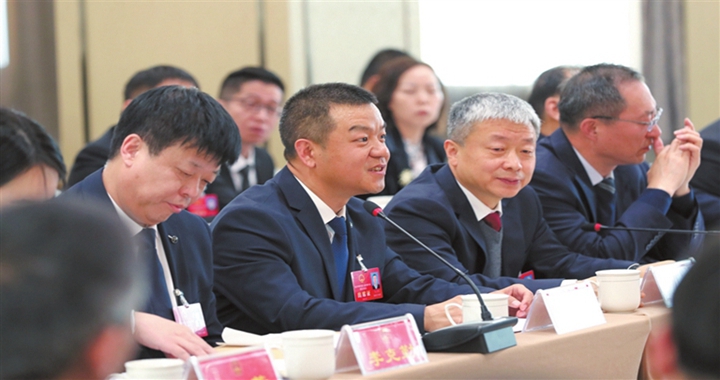 临汾：认真履职 建言献策