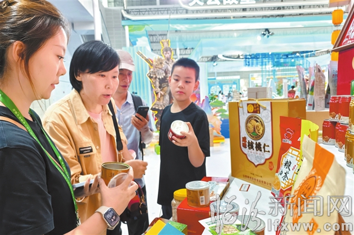 千年古邑展新姿 绿塬特产耀文博.jpg