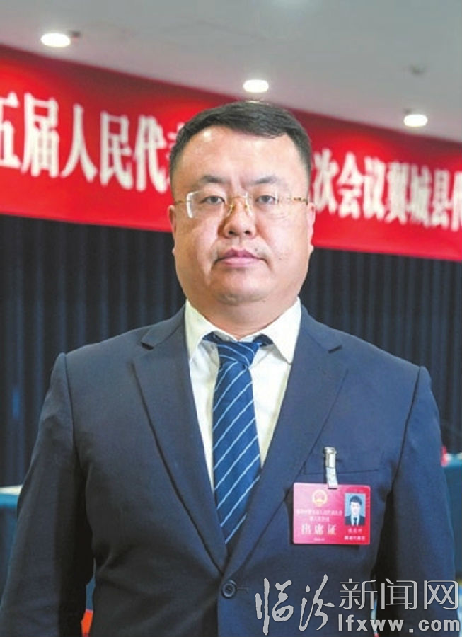 侯东升.jpg
