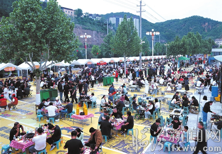 人声鼎沸.jpg