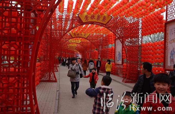 红红火火的启运门 郭凯祥摄