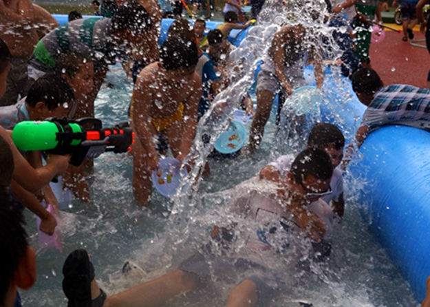 隰县举办首届“泼水节”