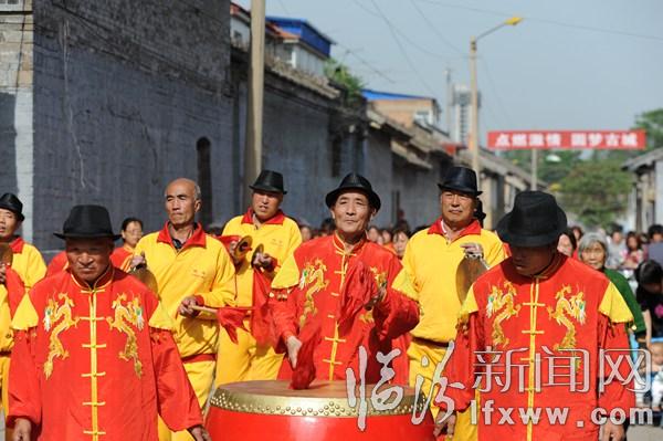 翼城县城内村举办民俗旅游文化节