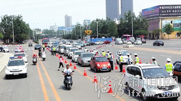 临汾交警查违法除隐患降事故保安全