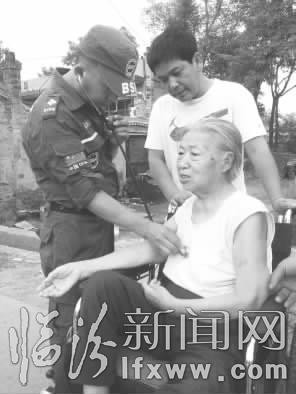 临汾市蓝天救援队首次送应急救护知识下乡村活动