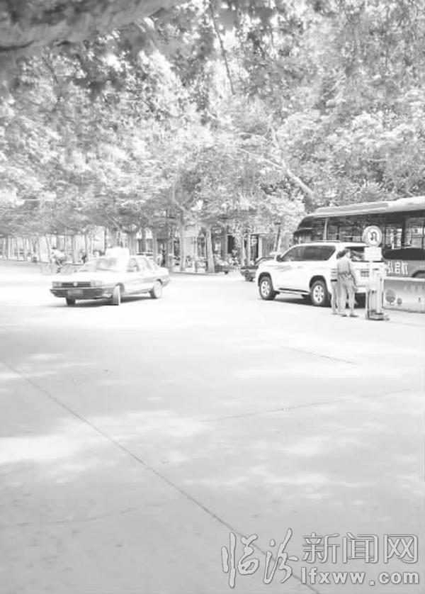 那些被我们“忽视”的公共设施之临汾尴尬的交通路标