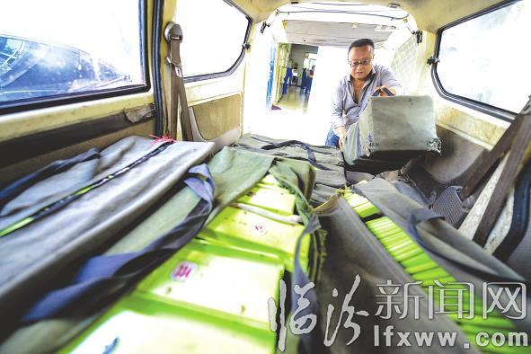 临汾公交公司:小小零钞 数钱数到手抽筋